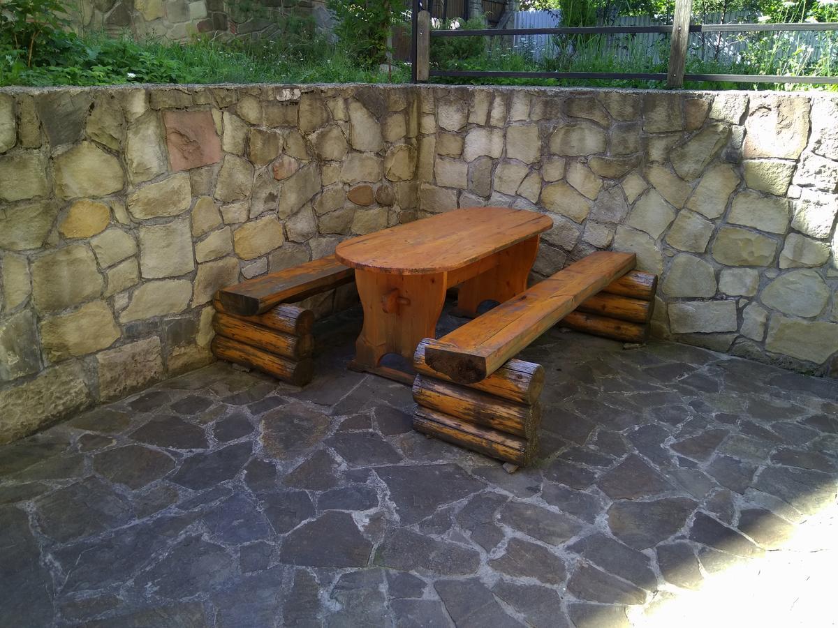 Oskolok Dovbusha Mini-Hotel Yaremche Exterior photo